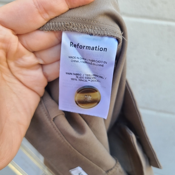 Reformation | Mason Trouser Pant in Mushroom Size 8 - Picture 11 of 11